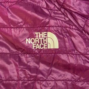 The North Face women’s me sign jacket.
